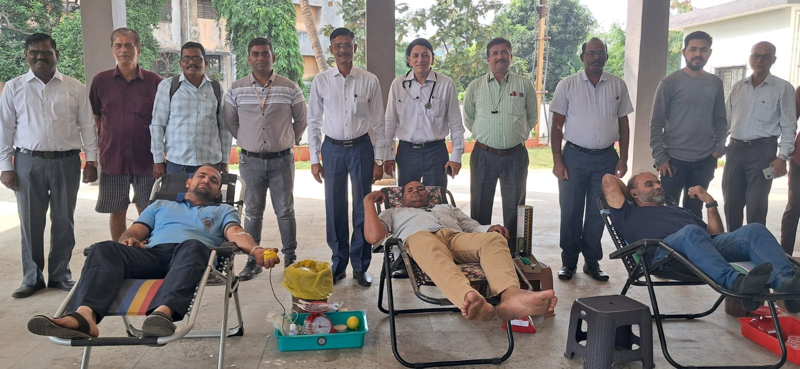 केडीएमसी अग्निशमन दलातर्फे आयोजित रक्तदान शिबिराला उत्स्फूर्त प्रतिसाद